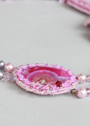 Розовое колье из агата, кристаллов и бисера "аленький цветочек"4 фото