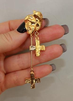 Моно сережки металеві довгі золоті з підвіскою хрестом6 фото