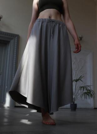 Спідниця-штани сірі на резинці, з кишенями і фігурним низом4 фото