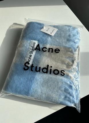 Acne studio mohair checked scarf white/grey/royal blue5 фото