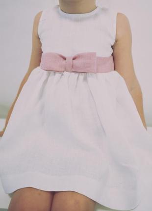 Біле лляне плаття на маленьких дівчаток2 фото