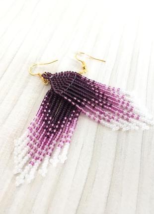 Фіолетові сережки китиці з бісеру, бузкові бісерні сережки10 фото