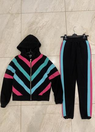 Спортивний дизайнерський костюм жіночий чорний