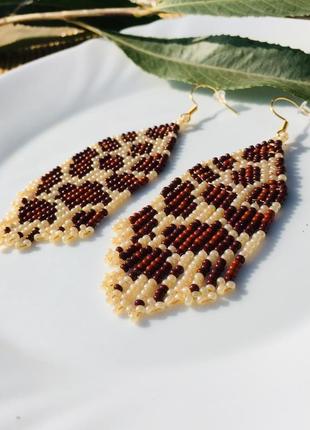 Леопардові сережки з бісеру, довгі бісерні сережки, сережки з леопардовим принтом9 фото