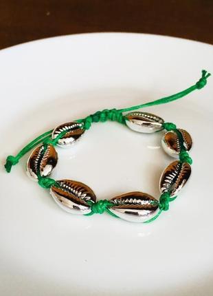 Зеленый браслет из ракушек каури4 фото