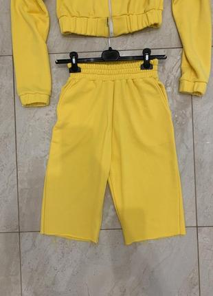 Спортивный летний костюм с шортами женский желтый2 фото