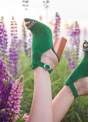Велюровые босоножки на устойчивом каблуке sparkle green1 фото