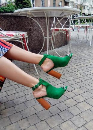Велюровые босоножки на устойчивом каблуке sparkle green2 фото