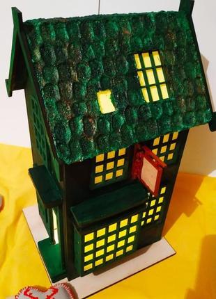 Зеленый декоративный домик из гарри поттера3 фото