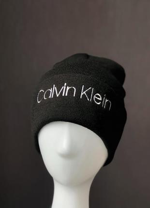 Шапка в стилі calvin klein