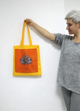 Жовта еко-сумка з лотосом, шопер, батік сумка, помаранчева tote bag, подарунок мамі3 фото