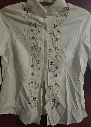 Шикарная блуза с вышивкой1 фото
