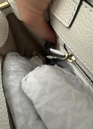 Стильна вмістка шкіряна сумка michael kors whitney large logo tape pebbled leather satchel10 фото