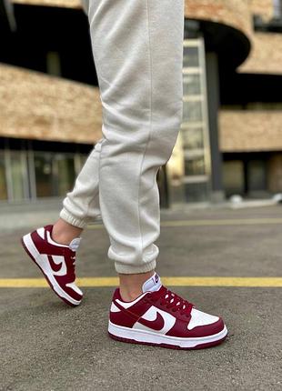 Кроссовки dunk low team bordo