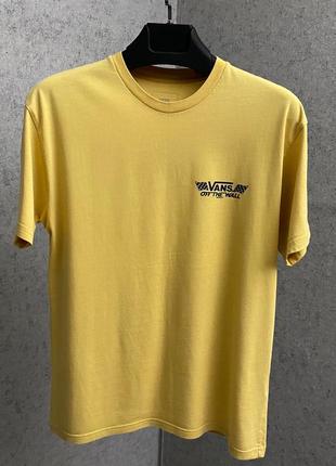 Желтая футболка от бренда vans2 фото