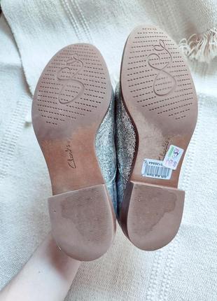 Оксфорди броги сріблясті clarks  37р.23.5 см3 фото