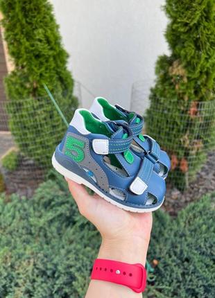 Удобные босоножки