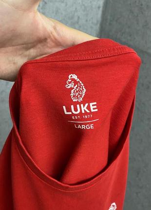 Красная футболка от бренда luke5 фото