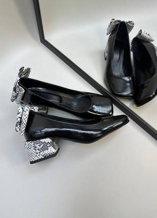 Черные лаковые туфли с бантиком на удобном квадратном каблуке9 фото