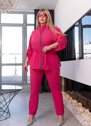Стильный прогулочный брючный костюм-двойка