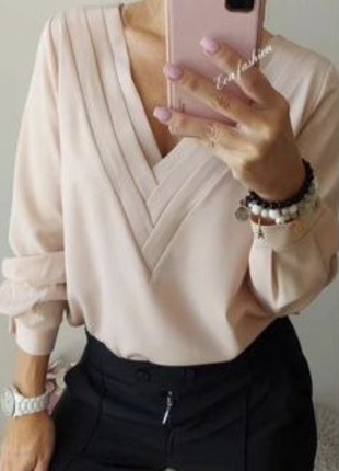 Блузка декольте открытая спинка вискоза