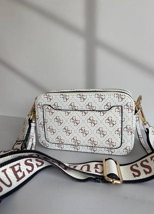 Guess, квадрат белая 6