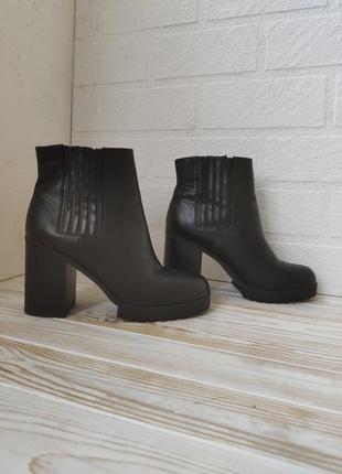 Ботинки осенние pull&bear пулбир чёрные женские2 фото