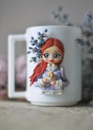 Чашка з дівчинкою та лавандою, чашка з декором з полімерної глини