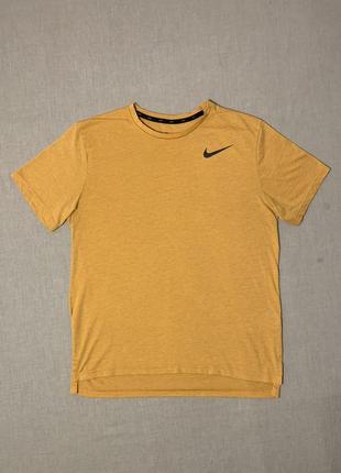 Спортивна футболка, футболка nike dri-fit.  p. m3 фото