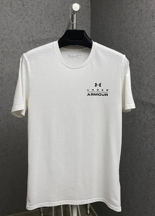 Белая футболка от бренда under armour1 фото