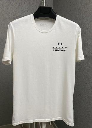 Белая футболка от бренда under armour2 фото
