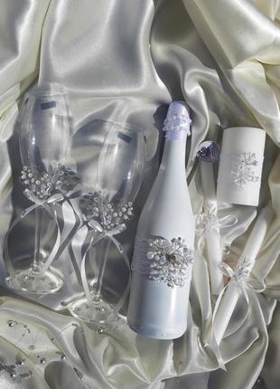 Весільні аксесуари (бокали, свічки, шампанське)