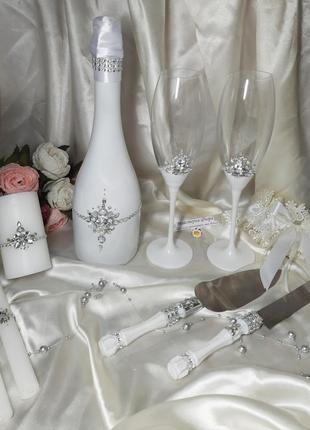 Свадебные аксесуары (бокалы, свечи, шампанское, набор для торта, подвязка)
