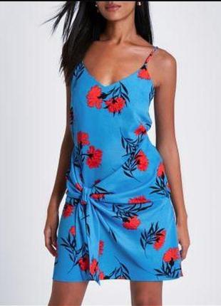 Платье river island, голубое в цветочный принт, короткое на бретелях