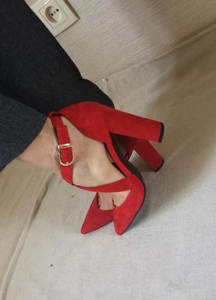 Красные  босоножки на каблуке натуральная замша 38 размер1 фото