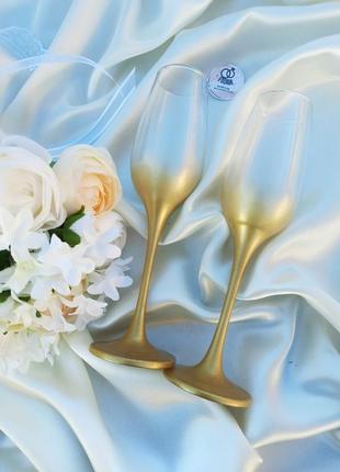 Весільні аксесуари (шампанське,  свічки, келихи, бокали)7 фото