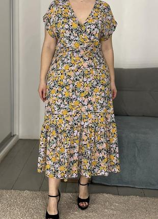 Нежное вискозное миди платье в цветочный принт No6531 фото