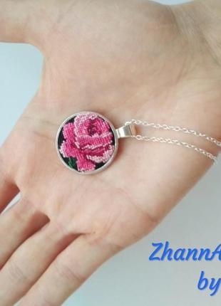 Вишитий кулон оберіг ′pinkrose′