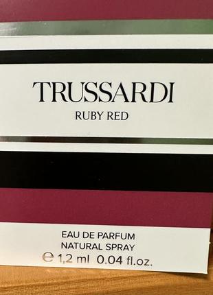 Оригинальный trussardi ruby red парфюмированная вода пробник