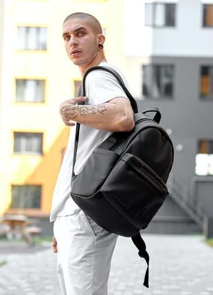 Чоловічий вмісткий чорний рюкзак в спортзал8 фото
