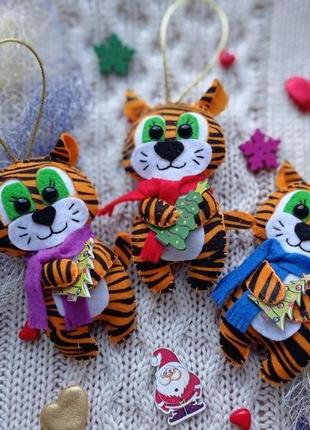 Новорічні ялинкові іграшки з тигром5 фото