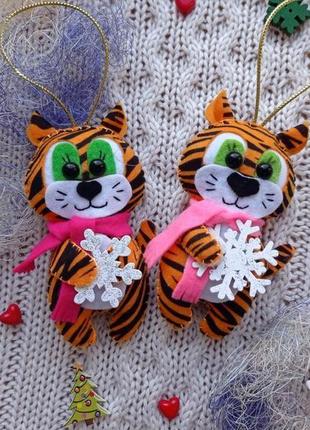 Новогодние елочные игрушки с тигром2 фото