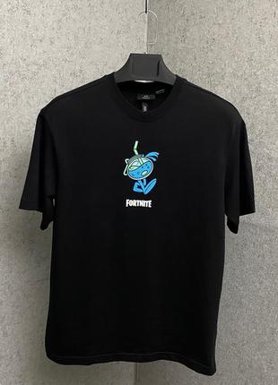Чорна футболка від бренда h&amp;m