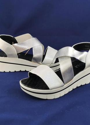Женские сандалии босоножки белые серебристые на резинке летняя обувь (размеры: 37) - 29-28 фото