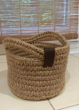 Корзинка из джута, ручная вязка