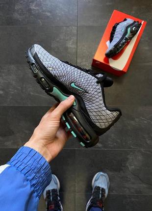 Мужские кроссовки nike air max plus tn spirograph4 фото