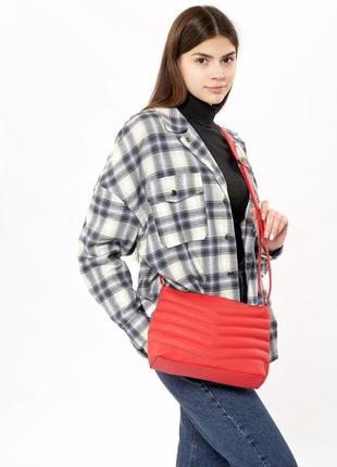 Красная женская сумка через плечо2 фото