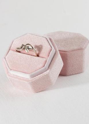Оксамитова коробочка для кільця (колір mellow rose)