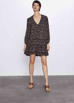 Ассиметричное платье в анималистический принт zara