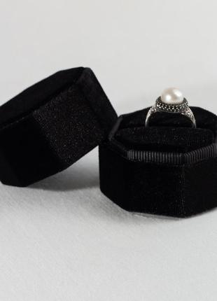Оксамитова коробочка для кільця (колір deep black)2 фото
